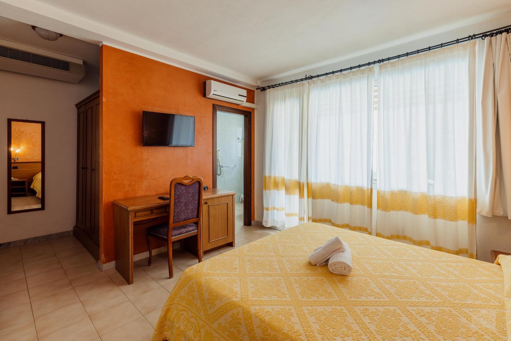 Malaspina Hotel & Resort บอซา ภายนอก รูปภาพ