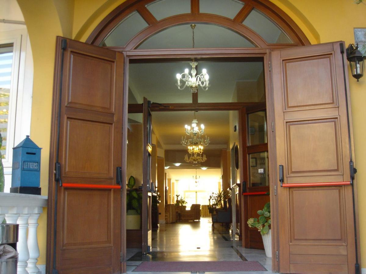 Malaspina Hotel & Resort บอซา ภายนอก รูปภาพ